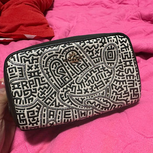 새상품 coach 코치 디즈니 콜라보 파우치 판매