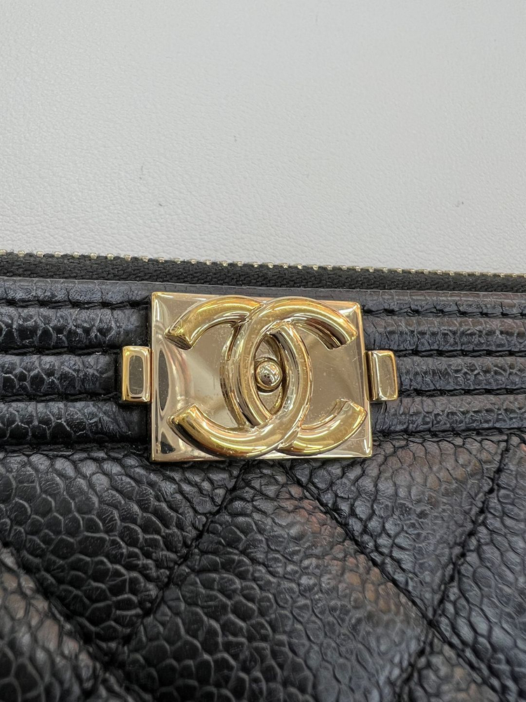 [중고명품 럭스올 울산점]샤넬 캐비어 보이 뉴미듐 금장 클러치백 29번대--8