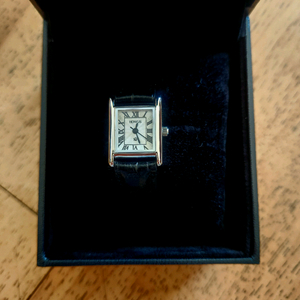 호와스 스퀘어 클래식 블랙 시계