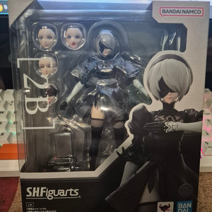 SHF 니어오토마타 2b 피규어 판매합니다!