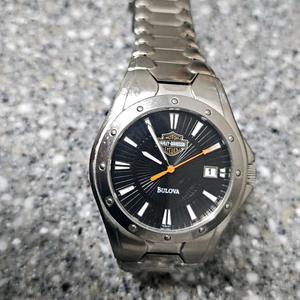 부로바할리데이비슨 쿼츠