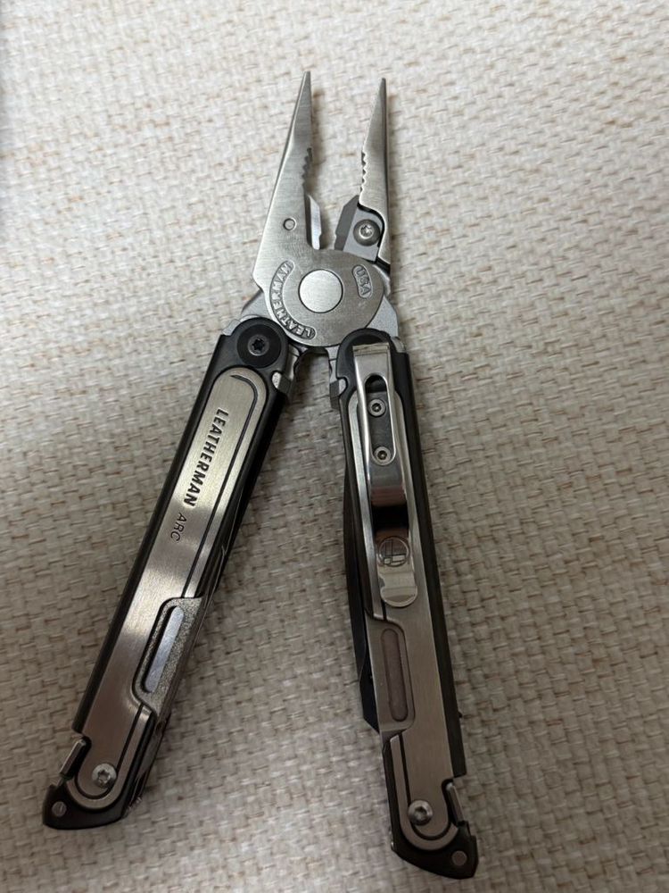 레더맨 아크 멀티툴--1