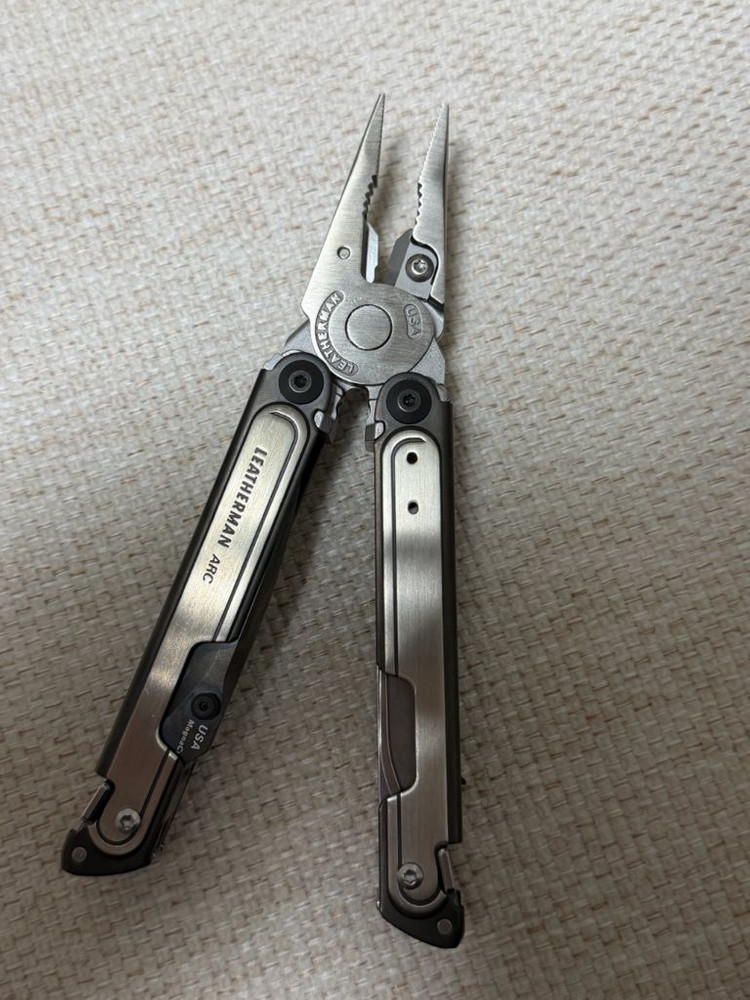 레더맨 아크 멀티툴--2