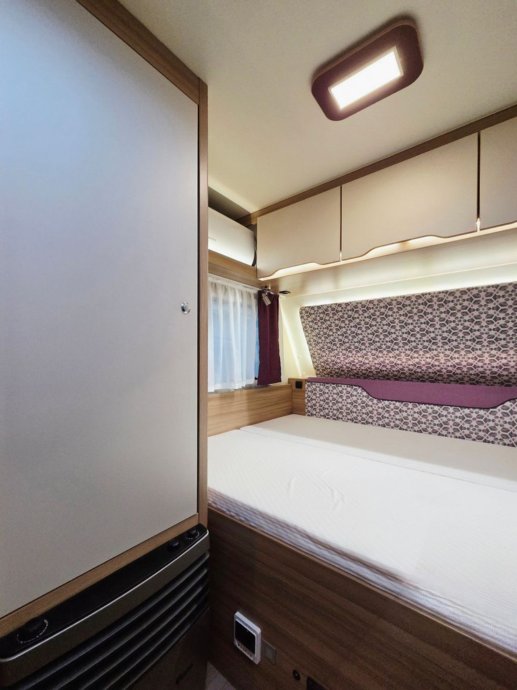 바인스버그 카라투 카라반 / 1330만원 / 사용감 없는 알찬 구성!! 2층 침대 매트리스 미사용!!--4