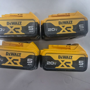 디월트 정품 5a 배터리 4개