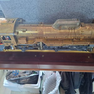 조립 완성품 기관차 모형