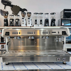 커피머신 콘티 XONE TC 3그룹 판매합니다.