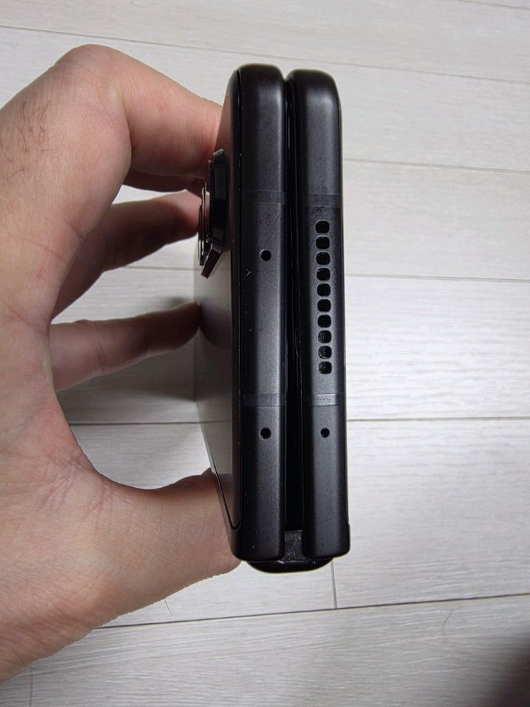 갤럭시 Z 폴드3 블랙 256GB A급 케이스포함--2