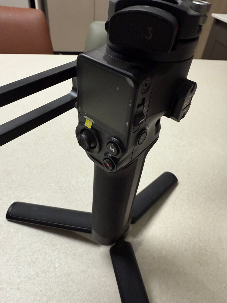 DJI 로닌 RS3 pro 팝니다--2