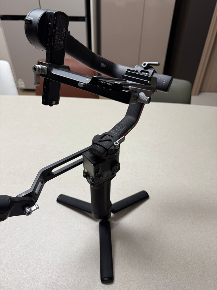 DJI 로닌 RS3 pro 팝니다--1