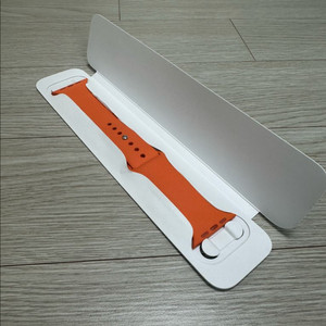 애플워치 에르메스 오렌지 스포츠밴드 44-47mm 팝니다