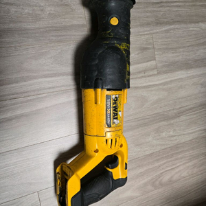 디월트 컷쏘 dcs380 팜 (as센터 점검 및 수리완료)