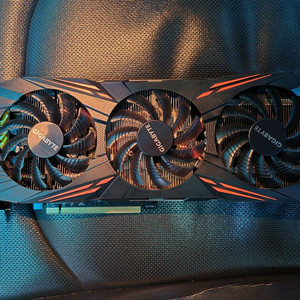 기가바이트 GTX 1070 8G 3팬 팝니다.(1660 super 급)