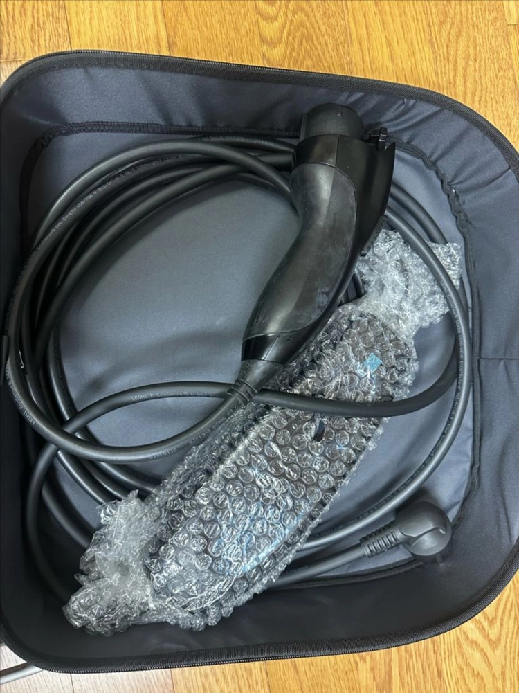 벤츠 전기차 충전기 완속 가정용충전기 이미지