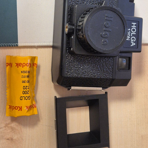 홀가 120N 필름카메라 + 코닥 중형 필름 골드200