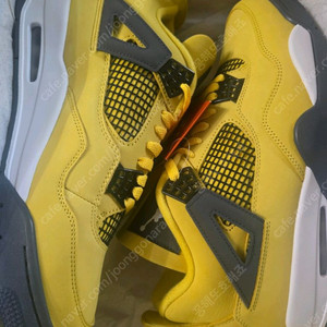 나이키 에어조던4 레트로 옐로우 이미지