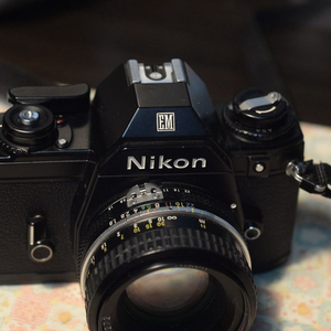 니콘 EM + 50mm f1.8