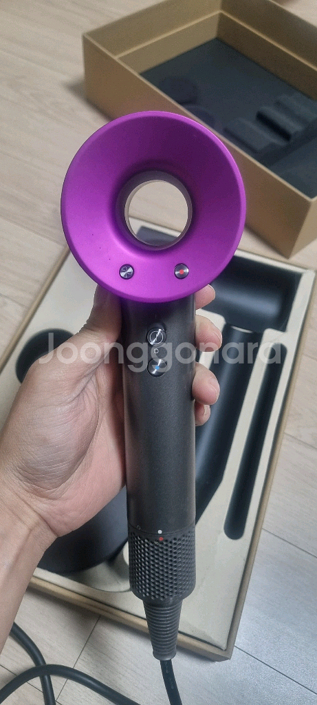 다이슨드라이기팝니다--2