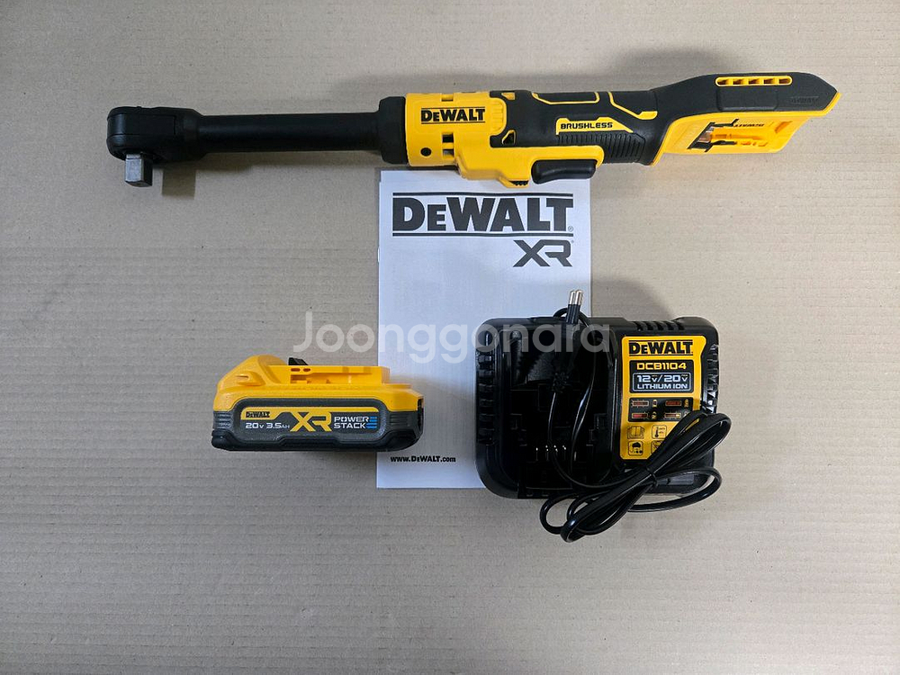 디월트 dcf512es1 국내정발제품 정품 충전라쳇 롱리치충전라쳇세트 파워스택배터리 충전기 디월트라쳇세트--1