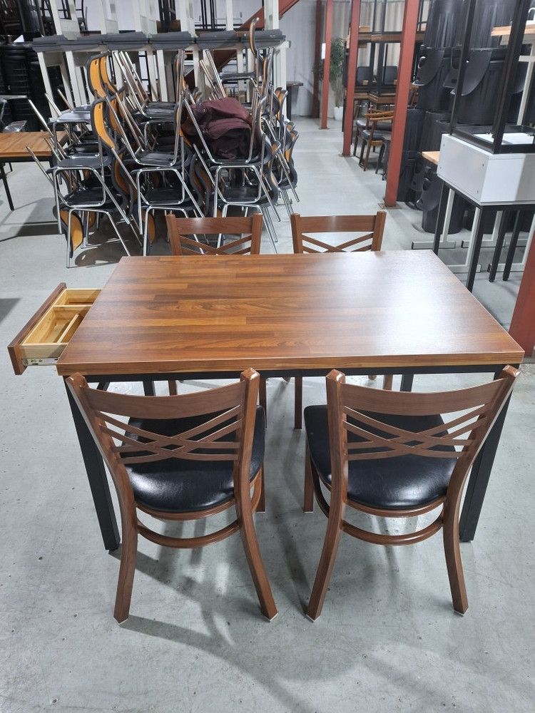 110번 수저통 식당테이블 업소용식탁 음식점 영업용 매장 중고식탁세트 식당의자 판매업체 이미지