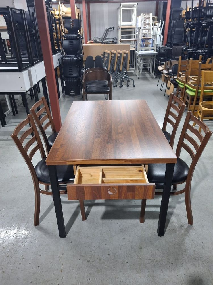 110번 수저통 식당테이블 업소용식탁 음식점 영업용 매장 중고식탁세트 식당의자 판매업체 이미지