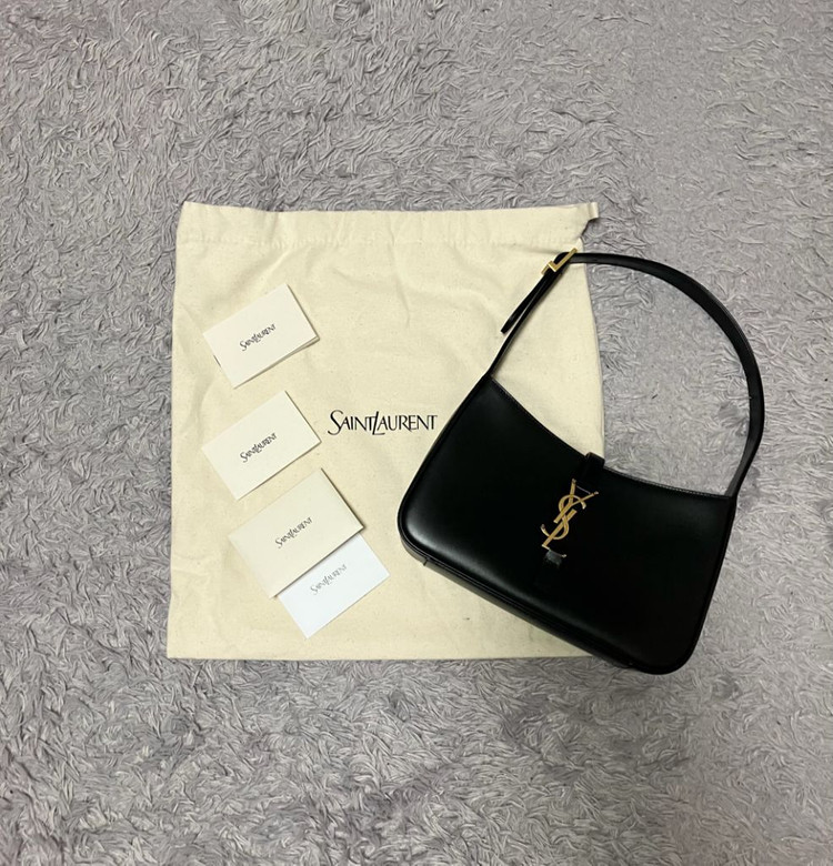 생로랑 LE 5 7 호보백 블랙--3