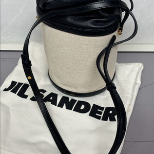 질샌더 미니 타오스 버킷백