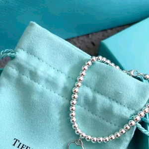 티파니앤코 하트 팔찌 이미지
