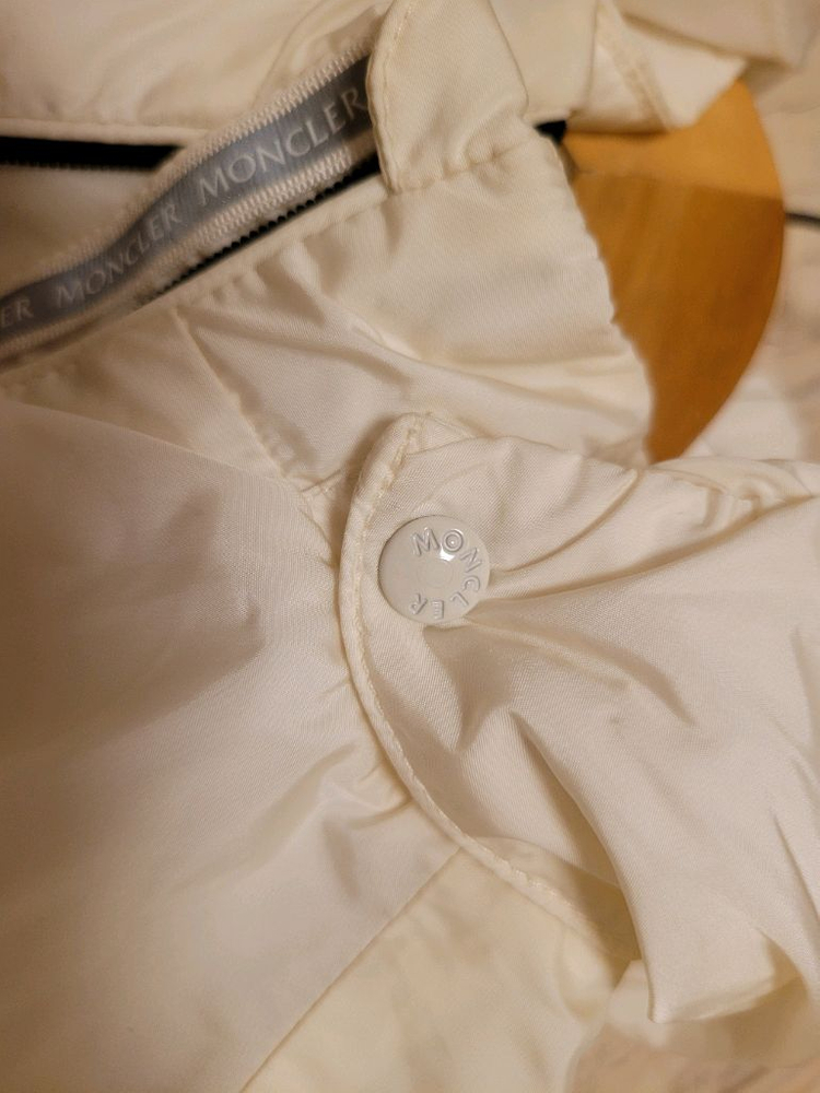 몽클레어 여아 바람막이 자켓--2