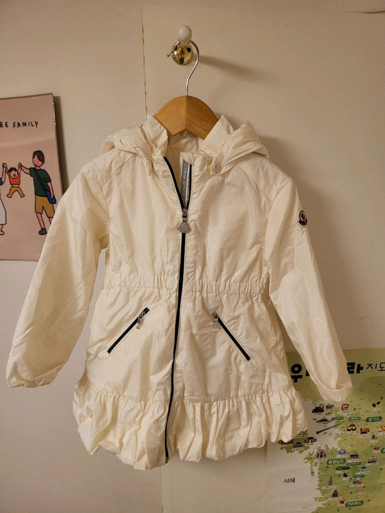 몽클레어 여아 바람막이 자켓--7