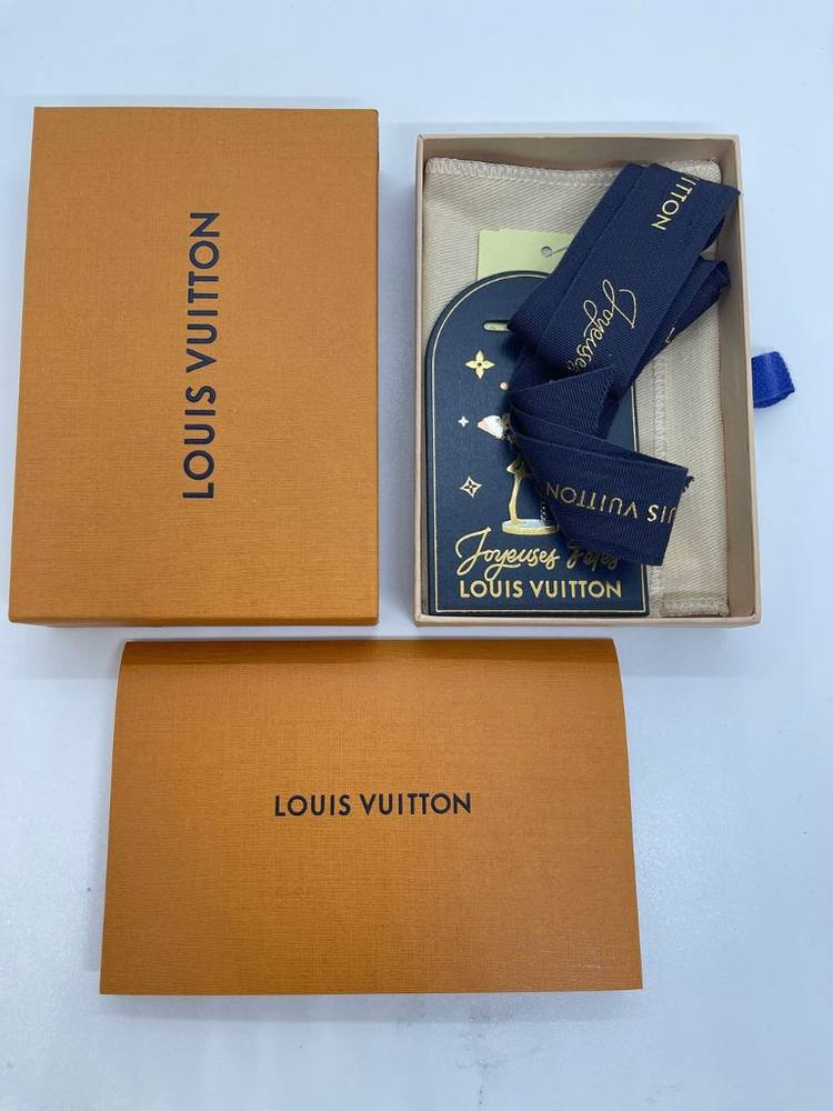 루이비통 포르트 카르트 마그넷 풀구성 정품 이미지