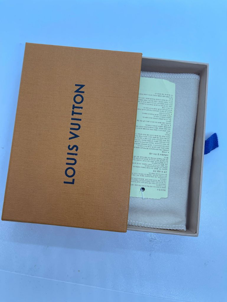 루이비통 포르트 카르트 마그넷 풀구성 정품 이미지