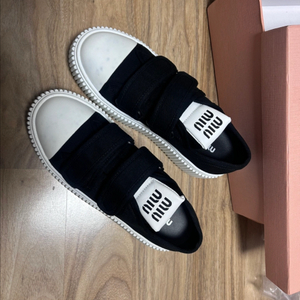 미우미우 스니커즈 38사이즈 이미지