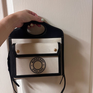 버버리 캔버스 포켓 토트백