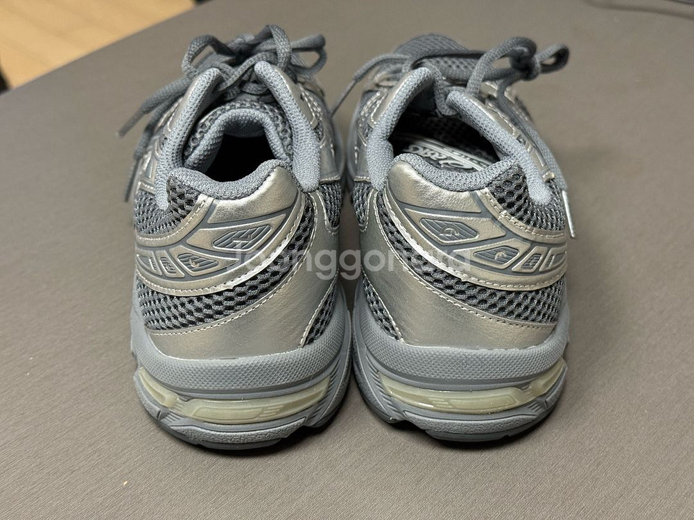 (새상품)아식스 젤 1130 스틸 그레이 퓨어 실버 240--7