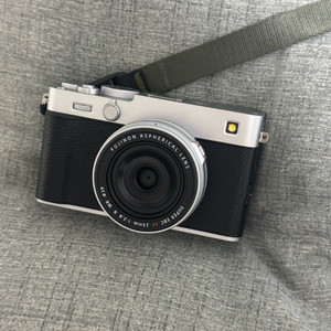 후지 xe5 실버 렌즈킷 + 악세서리,메모리카드, 충전독 등