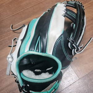 알티스 오윤석 내야 글러브