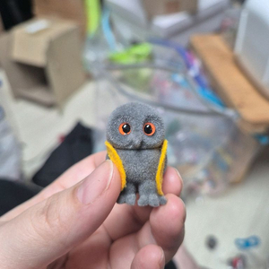 실바니안 올빼미 직립