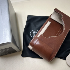 라이카 m10 케이스 브라운 이미지