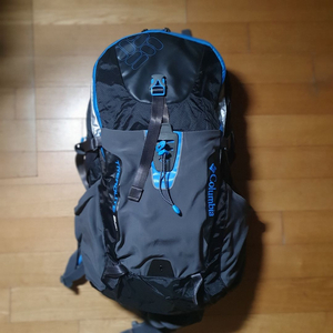 새 것과 같은 콜롬비아 22리터 등산배낭 택배비 포함 2만2천원