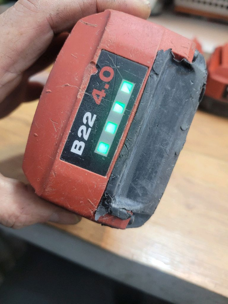 힐티배터리B22 4.0AH 매거진배터리 신형 개당가격 이미지