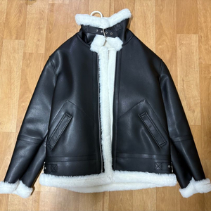 도프제이슨 무스탕(미착용)