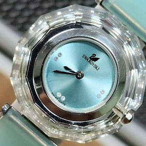 # 스와로브스키 정품 바르셀로나 여성 명품시계 급처