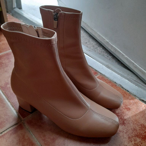 앵클 부츠 250사이즈 ㅡ베이지색