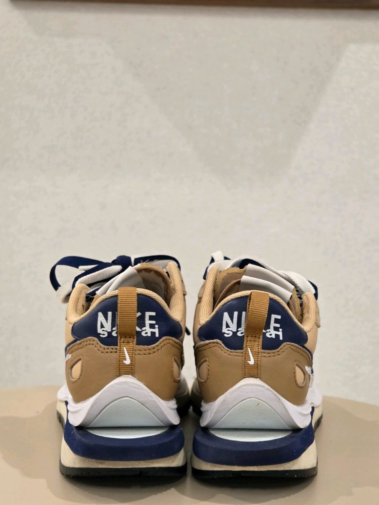 나이키 사카이 베이퍼와플 세서미 앤 블루보이드 230 이미지