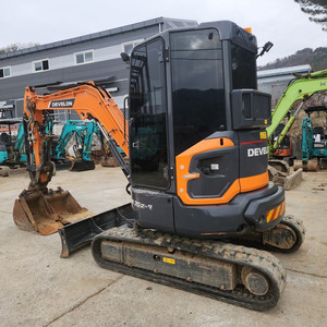 중고굴삭기매매 두산 DX35캐빈 2024년 720시간 고령위치 중고포크레인 이미지