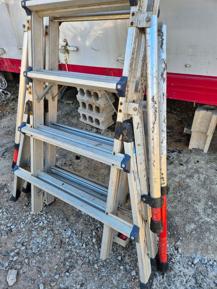 안전발판 사다리 이미지