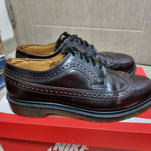 택포)닥터마틴 3989 윙팁 275~280 사이즈