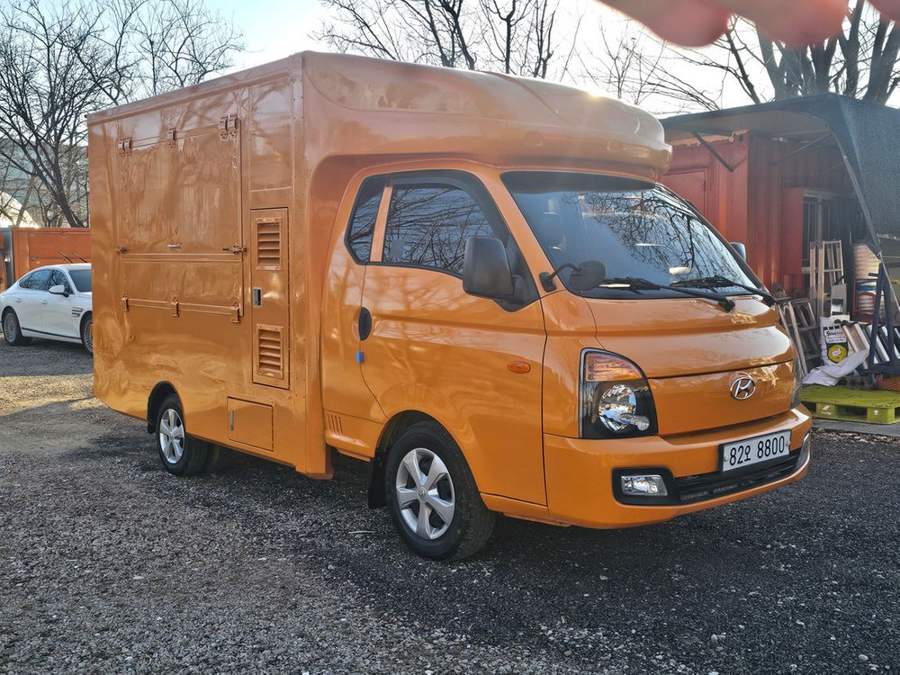 현대 포터2 푸드트럭/16년/오토/9000킬로/구변완료--1