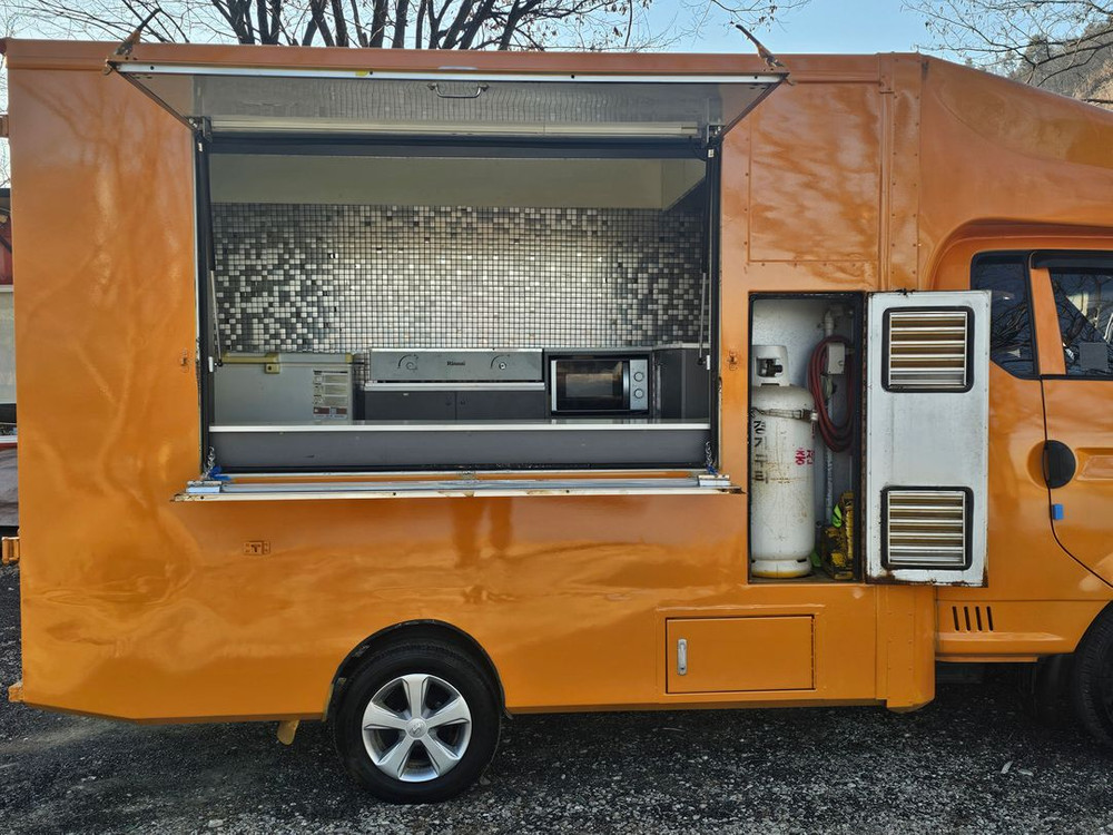 현대 포터2 푸드트럭/16년/오토/9000킬로/구변완료--4